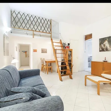 Vicino A Piazza Del Popolo *